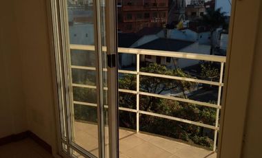 Alquiler monoambiente de 30 m2 aprox en CASEROS