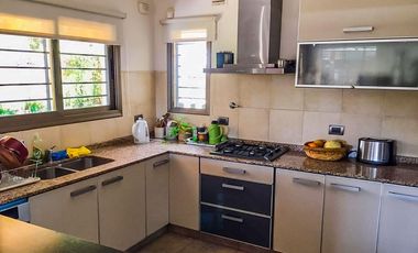 VENTA. Casa 3 dormitorios. Av. Puesta del Sol