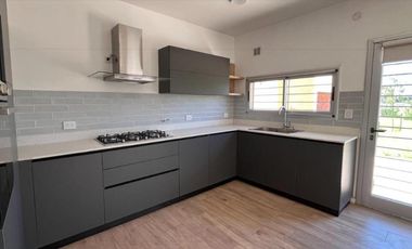 Casa en EcoPueblo Alvear