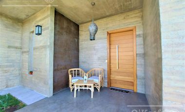 Casa en venta de Cuatro Dormitorios con Piscina en Pueblos del Plata - Magallanes