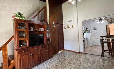 PH en venta de 5 ambienets con cochera en Ciudad Jardín