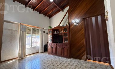 PH en venta de 5 ambienets con cochera en Ciudad Jardín