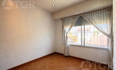 PH en venta de 5 ambienets con cochera en Ciudad Jardín