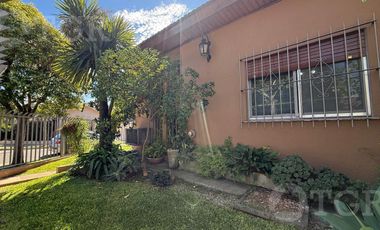 PH en venta de 5 ambienets con cochera en Ciudad Jardín