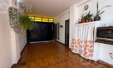 PH en venta de 5 ambienets con cochera en Ciudad Jardín