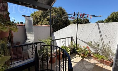 PH en venta de 5 ambienets con cochera en Ciudad Jardín