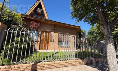 PH en venta de 5 ambienets con cochera en Ciudad Jardín