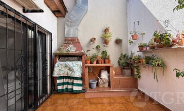 PH en venta de 5 ambienets con cochera en Ciudad Jardín