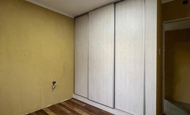 VENTA CASA EN ÁLVAREZ – 2 DORMITORIOS – JARDÍN CON PILETA