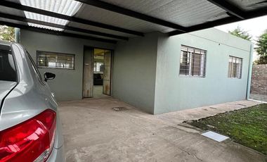 VENTA CASA EN ÁLVAREZ – 2 DORMITORIOS – JARDÍN CON PILETA