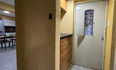 VENTA CASA EN ÁLVAREZ – 2 DORMITORIOS – JARDÍN CON PILETA