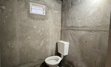 VENTA CASA EN ÁLVAREZ – 2 DORMITORIOS – JARDÍN CON PILETA