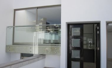 Hermosa casa en renta en Lomas de Tecamachalco