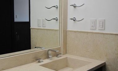 Hermosa casa en renta en Lomas de Tecamachalco