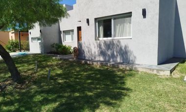 Casa en Venta | Área 6, San Sebastián, Escobar | al lago con parrilla y Jardín