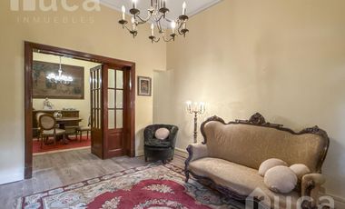Casa en venta , estilo inglés , con jardín,  en Coghlan