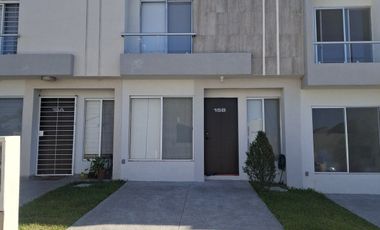 Casa en renta en Residencial Santa Ana.