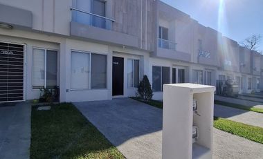 Casa en renta en Residencial Santa Ana.