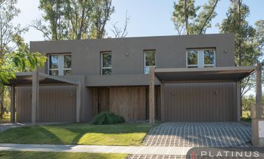 Duplex de 3 Dormitorios con cochera, Apto Credito - Nuevo Malagueño