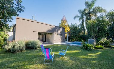 CASA DE 3 DORMITORIOS CON PILETA EN COUNTRY LOS MOLINOS