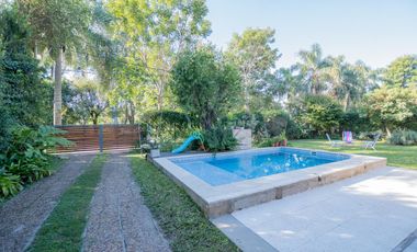 CASA DE 3 DORMITORIOS CON PILETA EN COUNTRY LOS MOLINOS