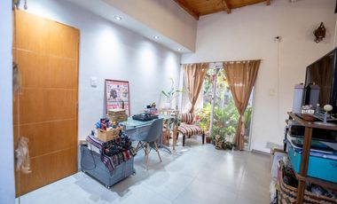 CASA DE 3 DORMITORIOS CON PILETA EN COUNTRY LOS MOLINOS