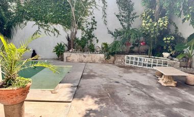 Hermosa casa con 3 dormitorios, cochera y piscina en excelente ubicacion en Banfield Oeste.