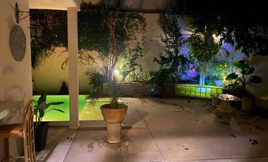 Hermosa casa con 3 dormitorios, cochera y piscina en excelente ubicacion en Banfield Oeste.