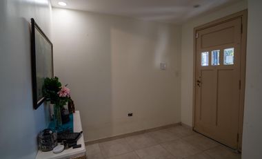 Hermosa casa con 3 dormitorios, cochera y piscina en excelente ubicacion en Banfield Oeste.