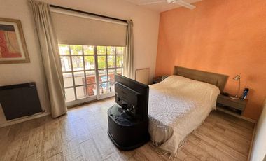 Hermosa casa con 3 dormitorios, cochera y piscina en excelente ubicacion en Banfield Oeste.