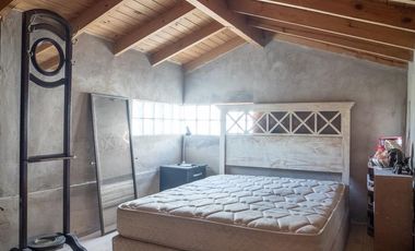 Hermosa casa con 3 dormitorios, cochera y piscina en excelente ubicacion en Banfield Oeste.