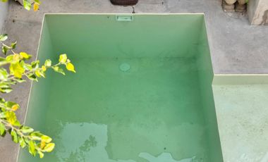 Hermosa casa con 3 dormitorios, cochera y piscina en excelente ubicacion en Banfield Oeste.