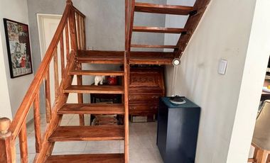 Hermosa casa con 3 dormitorios, cochera y piscina en excelente ubicacion en Banfield Oeste.