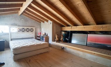 Hermosa casa con 3 dormitorios, cochera y piscina en excelente ubicacion en Banfield Oeste.