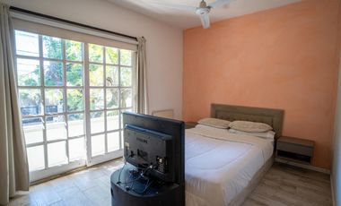Hermosa casa con 3 dormitorios, cochera y piscina en excelente ubicacion en Banfield Oeste.