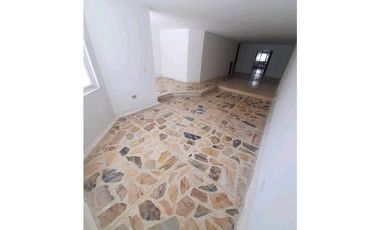 SE ARRIENDA CASA BARRIO SAN CARLOS (USO COMERCIAL)