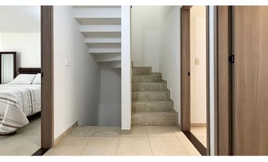 Casa remodelada con terraza en venta | Bosque de Versalles - Palmira