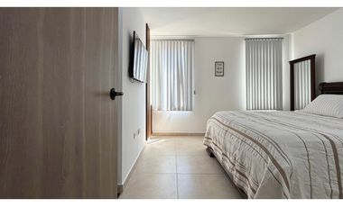 Casa remodelada con terraza en venta | Bosque de Versalles - Palmira