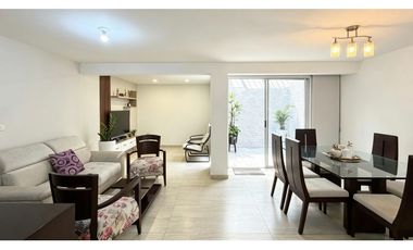 Casa remodelada con terraza en venta | Bosque de Versalles - Palmira