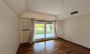 Casa en Acassuso en alquiler con pileta