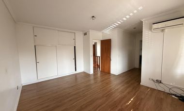 Casa en Acassuso en alquiler con pileta