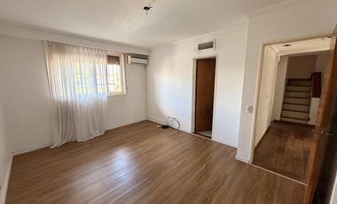 Casa en Acassuso en alquiler con pileta