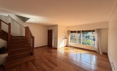 Casa en Acassuso en alquiler con pileta