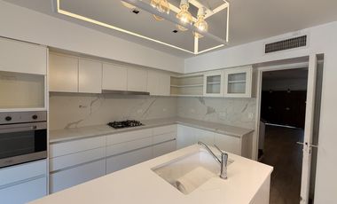 Casa en Acassuso en alquiler con pileta