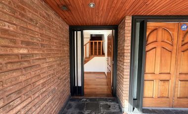 Casa en Acassuso en alquiler con pileta