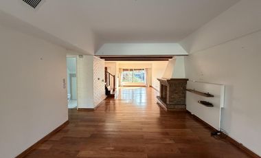 Casa en Acassuso en alquiler con pileta