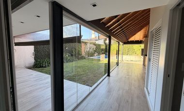 Casa en Acassuso en alquiler con pileta