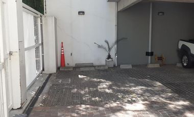 Cochera descubierta en alquiler San Isidro