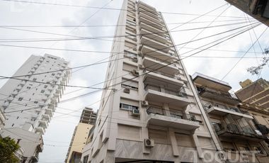 Piso de 2 dormitorios, escritorio y cochera