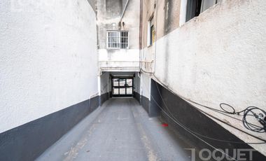 Piso de 2 dormitorios, escritorio y cochera